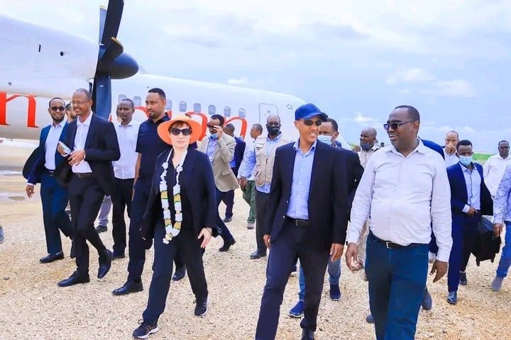 وفد من السفارة الأمريكية يصل إلى مدينة غودي بالإقليم الصومال